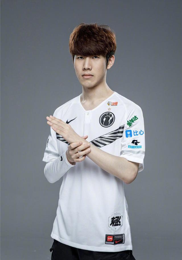 亚历山大46+6+6命中压哨绝平球 雷霆加时险胜爵士