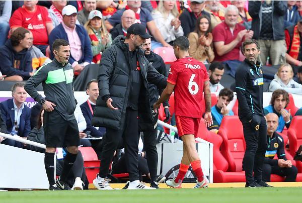 格制服现已 格制服现已